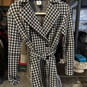 CAbi Monochrome Houndstooth Jacket size Small worn once